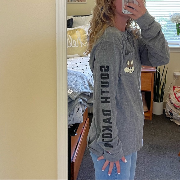 University of South Dakota T-shirt - Picture 7 of 7